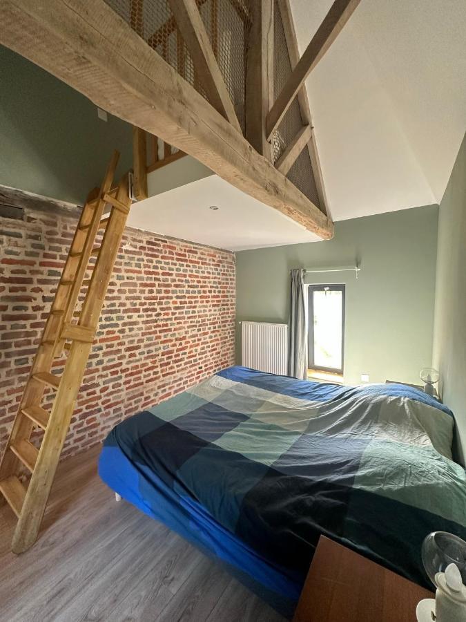 Gite Confortable Au Milieu Des Pres - La Ferme De Montigny Neauphe-Sur-Dive Exterior foto